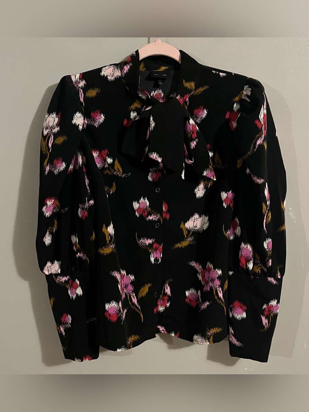 $6❤️Bundled Who What Wear Blouse